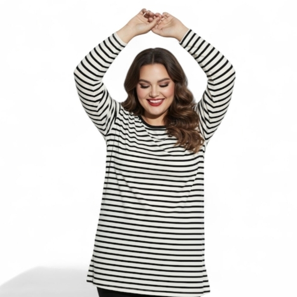 89th & Madison Tops - NWT 89th & Madison Striped Shirt 3X Tunic Flowy Boxy Black And White Tight Knit